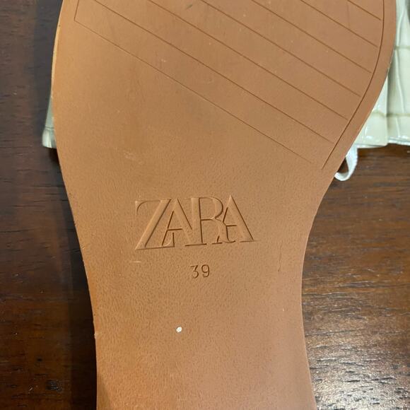 Zara Sage Green Faux Patent Leather Flat Sandals Sz 8.5 - Picture 8 of 8